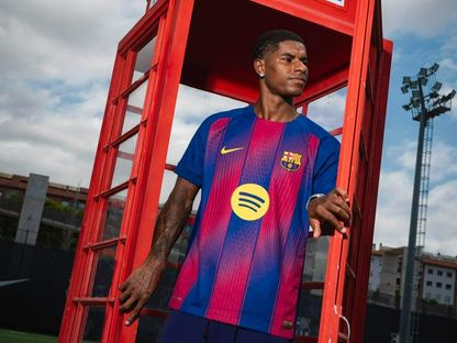 ماركوس راشفورد خلال إعلان تقديمه لاعباً جديداً في صفوف برشلونة الإسباني - 23 يوليو 2025 - facebook/fcbarcelona