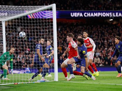 فيكتور غيوكيريس لاعب أرسنال يسجل الهدف الرابع في مرمى أتلتيكو مدريد بدوري أبطال أوروبا - 21 أكتوبر 2025 - Reuters