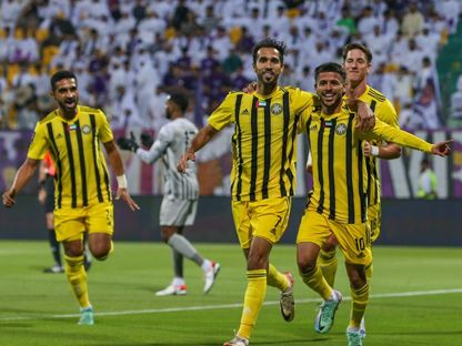 احتفال لاعبي نادي اتحاد كلباء بالتسجيل في مرمى العين بكأس رئيس دولة الإمارات - 3 أبريل 2024 - X/@ittihadkalbafc