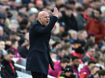 آرني سلوت مدرب ليفربول خلال مباراة بيرنلي في الدوري الإنجليزي الممتاز - 17 يناير 2026 - Reuters