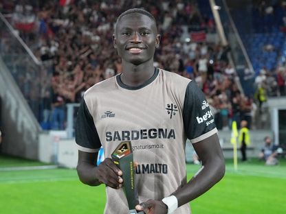 السنغالي بول ميندي مهاجم كالياري الإيطالي - 12 سبتمبر 2026 - @SerieA_EN