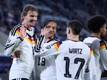 احتفال نيك فولتماده مع زملائه في منتخب ألمانيا بتسجيل هدف في مرمى لوكسمبورغ بتصفيات كأس العالم 2026 - 14 نوفمبر 2025 - Reuters