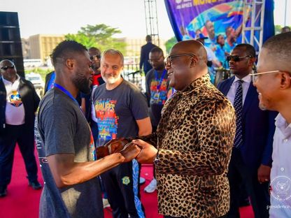 رئيس الكونغو الديمقراطية فيليكس أنطوان تشيسكيدي يُكرّم لاعبي منتخب بلاده بعد التأهل لكأس العالم - 6 أبريل 2026 - X/Presidence_RDC