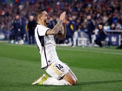 خوسيلو مهاجم ريال مدريد يحتفل بعد تسجيله هدفاً في شباك خيتافي - reuters