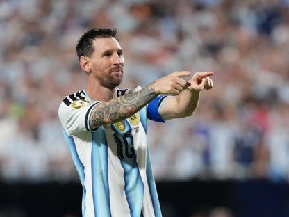 ليونيل ميسي قائد منتخب الأرجنتين يحتفل بعد تسجيل الهدف الثالث بمواجهة الجزائر في كأس العالم - 17 يونيو 2026 - Reuters
