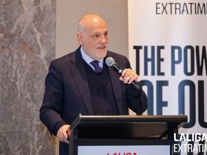 رئيس رابطة الدوري الإسباني خافيير تيباس خلال زيارة للصين - 16 يناير 2025 - X/@Tebasjavier