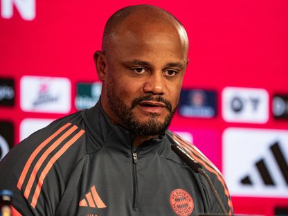 مدرب بايرن ميونيخ فينسنت كومباني خلال مؤتمر صحافي - 1 مايو 2026 - X@FCBayernEN