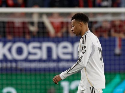 حسرة كيليان مبابي نجم ريال مدريد بعد الهزيمة أمام أوساسونا في الدوري الإسباني - 21 فبراير 2026 - Reuters