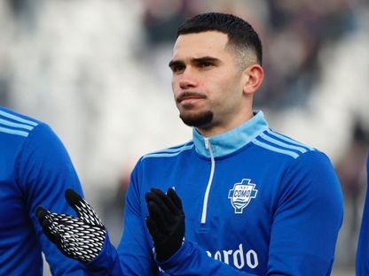 لاعب كومو لوكاس دا كونا قبل مباراة بولونيا في الدوري الإيطالي - 10 يناير 2026 - Reuters