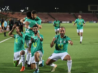 لاعبو الوحدات الأردني يحتفلون بتسجيل هدف في مرمى الاستقلال الطاجيكي بدوري أبطال آسيا 2 - 22 أكتوبر 2024 - FB/@Al Wehdat SC