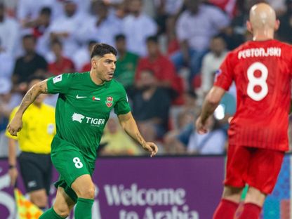 لاعب شباب الأهلي الإماراتي جاستون ألفاريز في مباراة تراكتور الإيراني بدوري أبطال آسيا للنخبة - 16 سبتمبر 2025 - Shabab_AlAhliFC/x