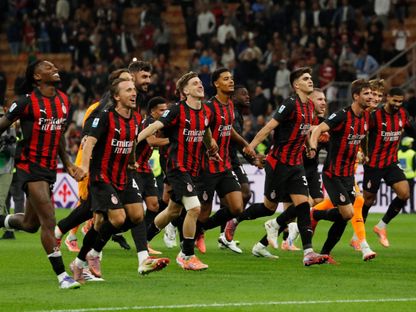 احتفال لاعبي ميلان بالفوز على يوفنتوس بالدوري الإيطالي - 28 سبتمبر 2025 - Reuters