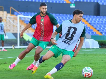 أشرف حكيمي وإسماعيل صيباري من تدريب منتخب المغرب قبل مباراة هولندا - 29 يونيو 2026 - X/EnMaroc