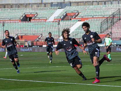 عمرو ناصر مهاجم فاركو السابق يحتفل بهدفه في مرمى الأهلي في كأس رابطة الأندية المصرية - 17 أبريل 2025 - FB/@Pharco Football Club - PFC