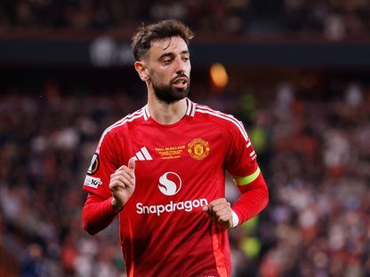 برونو فرنانديز قائد مانشستر يونايتد خلال مباراة توتنهام في نهائي الدوري الأوروبي - 21 مايو 2025 - Reuters