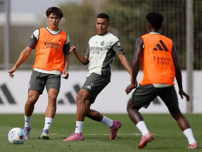 كيليان مبابي وفينيسيوس جونيور وغونزالو غارسيا خلال تدريب لريال مدريد - 12 سبتمبر 2025 - realmadrid.com