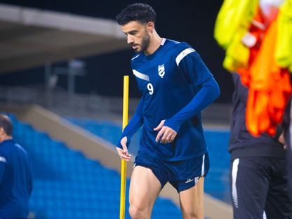 عمر السومة مهاجم الحزم في حصة تدريبية - 1 أبريل 2026 - X/@alhazem_fc