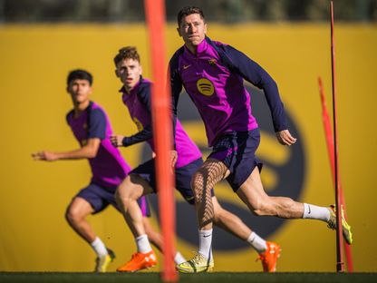 روبرت ليفاندوفسكي وفيرمين لوبيز ودرو في تدريبات برشلونة قبل مواجهة آينتراخت فرانكفورت - 8 ديسمبر 2025 - X@FCBarcelona