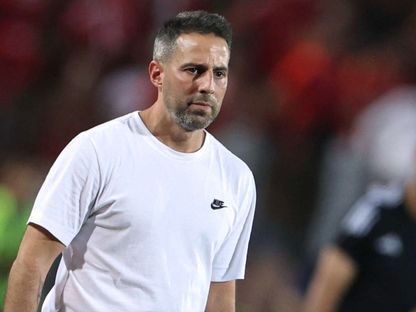يانيك فيريرا مدرب الزمالك خلال أول مباراة قمة له أمام الأهلي في الدوري المصري 29 سبتمبر 2025 - Reuters