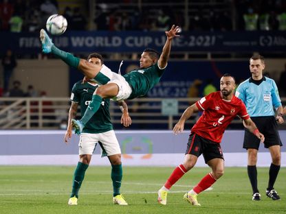 من مواجهة الأهلي المصري وبالميراس البرازيلي في نصف نهائي كأس العالم للأندية 2021 - 8 فبراير 2022 - Reuters