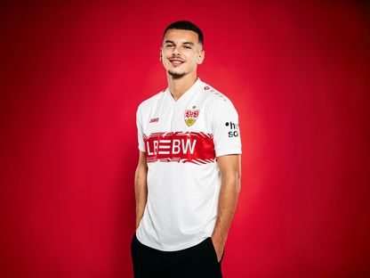 الجزائري بدر الدين بوعناني ينضم إلى شتوتغارت الألماني قادماً من نيس الفرنسي - 31 أغسطس 2025 - vfb.de