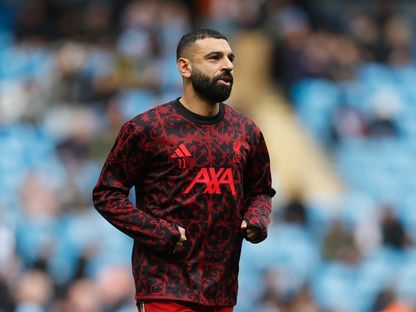 محمد صلاح خلال الإحماء قبل مباراة بين مانشستر سيتي وليفربول في كأس الاتحاد الإنجليزي - 4 أبريل 2026 - Action Images via Reuters