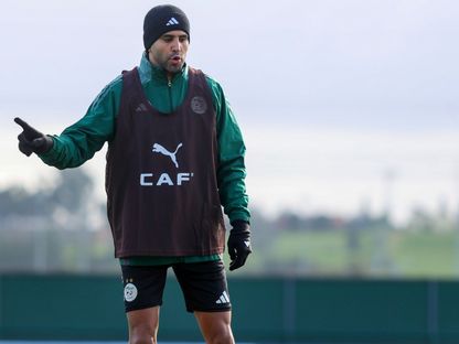 رياض محرز نجم منتخب الجزائر في حصة تدريبية - 23 ديسمبر 2025 - FB/@Équipe d'Algérie de football