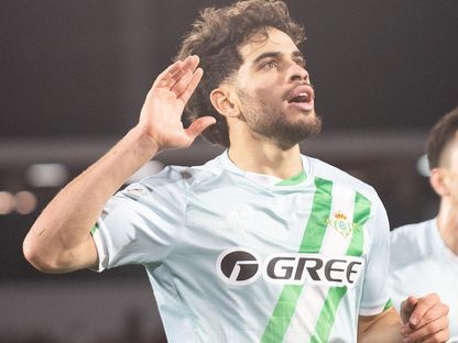 عبد الصمد الزلزولي لاعب ريال بيتيس يحتفل بهدفه أمام مايوركا بالدوري الإسباني - 15 فبراير 2026 - X@RealBetis