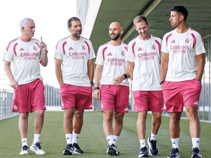 جوزيه مورينيو مدرب ريال مدريد الجديد رفقة الجهاز المعاون لخ - 10 يوليو 2026 - facebook/RealMadrid
