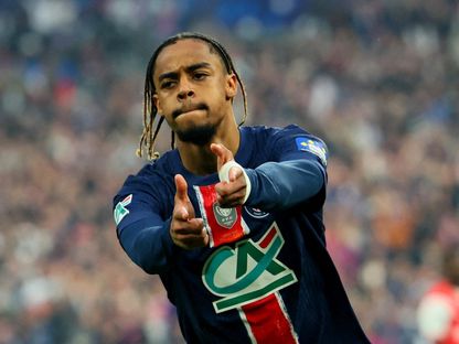 لاعب باريس سان جيرمان برادلي باركولا يحتفل بالتسجيل ضد ستاد رانس بنهائي كأس فرنسا  - 24 مايو 2025 - Reuters