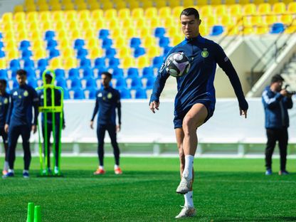 كريستيانو رونالدو مهاجم نادي النصر في التدريبات عشية مواجهة التعاون بدوري روشن السعودي - 16 يناير 2025 - X/@AlNassrFC