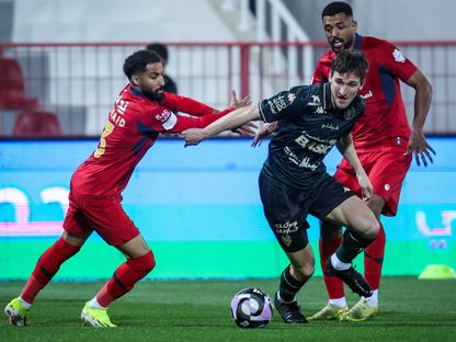 الخلود يهدر فرصاً كثيرة ويفرّط بالفوز على ضمك بالدوري السعودي