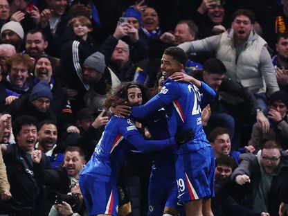 لاعبو تشيلسي يحتفلون بالهدف الأول أمام برشلونة في دوري أبطال أوروبا - 25 نوفمبر 2025 - Reuters