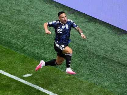 لاعب الأرجنتين لاوتارو مارتينيز يحتفل بالتسجيل ضد إنجلترا في نصف نهائي كأس العالم 2026 - 15 يوليو 2026 - Reuters
