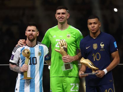 برشلونة يُقدم عرضاً لـ"عدو مبابي"