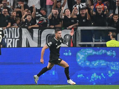 مدرب صربيا يؤكد انتقال فلاهوفيتش إلى برشلونة الصيف المقبل