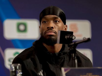 الإنجليزي إيفان توني مهاجم الأهلي في المؤتمر الصحفي الذي يسبق المواجهة أمام النصر في نهائي كأس السوبر السعودي - 22 أغسطس 2025 - X/@SaudiSuperCup