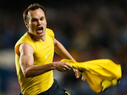 لاعب برشلونة أندريس إنييستا يحتفل بهدفه في مرمى تشيلسي خلال مباراة إياب نصف نهائي دوري أبطال أوروبا على ملعب ستامفورد بريدج - 6 مايو 2009 - ٌReuters