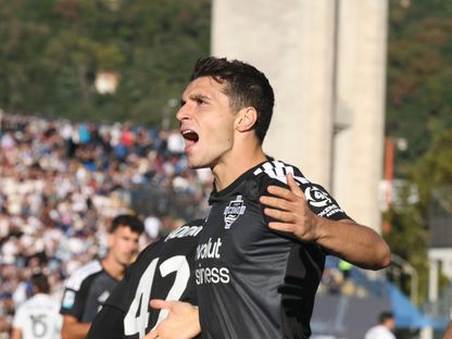 أناستاسيوس دوفيكاس بعد تسجيله هدفاً لكومو في مرمى ساسولو - 24 أكتوبر 2026 - X/@SerieA_EN