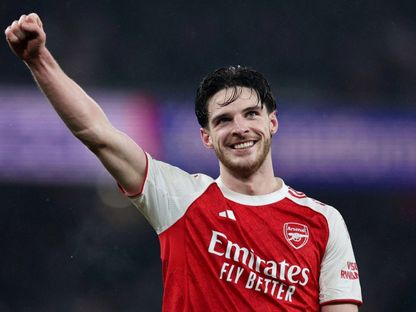 احتفال ديكلان رايس بعد صناعته لهدف فوز أرسنال أمام تشيلسي في إياب نصف نهائي كأس الرابطة - 3 فبراير 2026 - Reuters