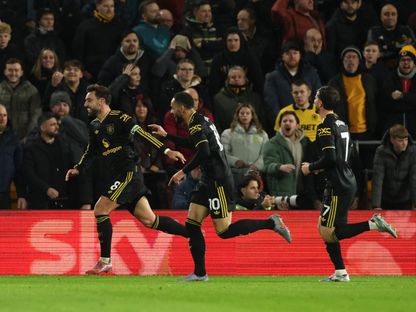 احتفال برونو فيرنانديز بهدفه في مباراة ولفرهامبتون ومانشستر يونايتد بالدوري الإنجليزي الممتاز - 8 ديسمبر 2025 - Reuters