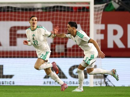 احتفال لاعبي الجزائر بتسجيل هدف في مرمى الكونغو الديمقراطية بربع نهائي كأس إفريقيا - 6 يناير 2026 - Reuters