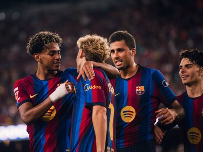 لامين يامال ورودري يحتفلان مع فيرمين لوبيز بهدفه أمام أتلتيك بلباو - 31 أغسطس 2026 - X@FCBarcelona
