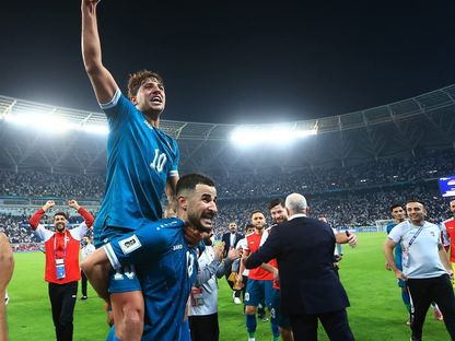 احتفال لاعبي منتخب العراق بالتأهل إلى الملحق العالمي المؤهل لكأس العالم 2026 - 19 نوفمبر 2025 - X/@IraqNT_EN