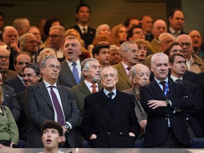 رئيس ريال مدريد فلورنتينو بيريز في ملعب "سانتياغو برنابيو" قبل مباراة ضد ليفانتي - 17 يناير 2026 - REUTERS