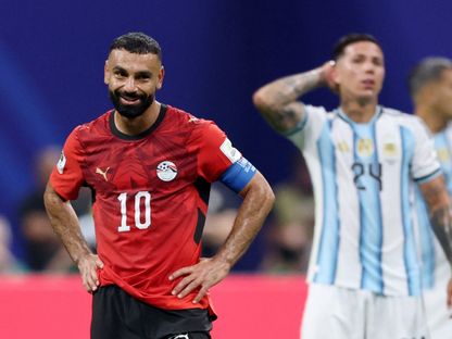 محمد صلاح يضحك ساخراً من أحد قرارات حكم مباراة مصر وفرنسا في دور الـ16 بكأس العالم 2026 - 7 يوليو 2026 - REUTERS