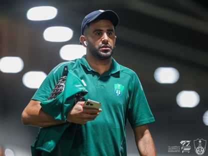 رياض محرز قبل مواجهة الأهلي والوحدة بدوري روشن السعودي - 22 أبريل 2025 - X/@ALAHLI_FC