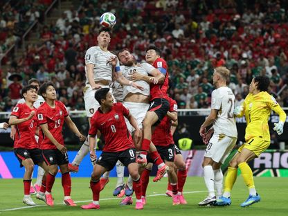لماذا يرتدي لاعبو كرة القدم أحذية وردية في كأس العالم؟