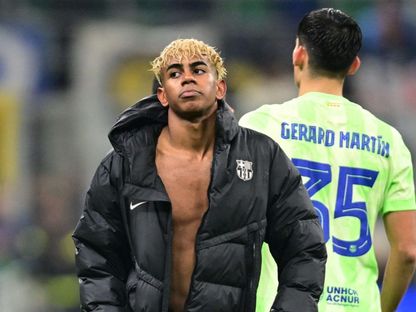 حزن لامين يامال بعد إقصاء برشلونة من نصف نهائي دوري أبطال أوروبا أمام إنتر 6-5-2025 - Reuters
