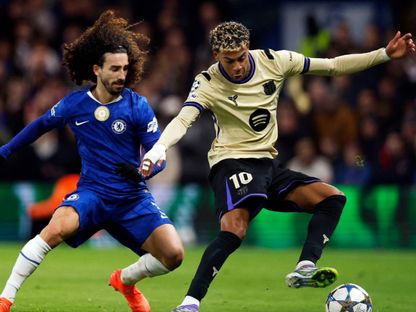 مارك كوكوريا يتفوق على لامين يامال في مباراة تشيلسي وبرشلونة بدوري أبطال أوروبا - 25 نوفمبر 2025 - Reuters